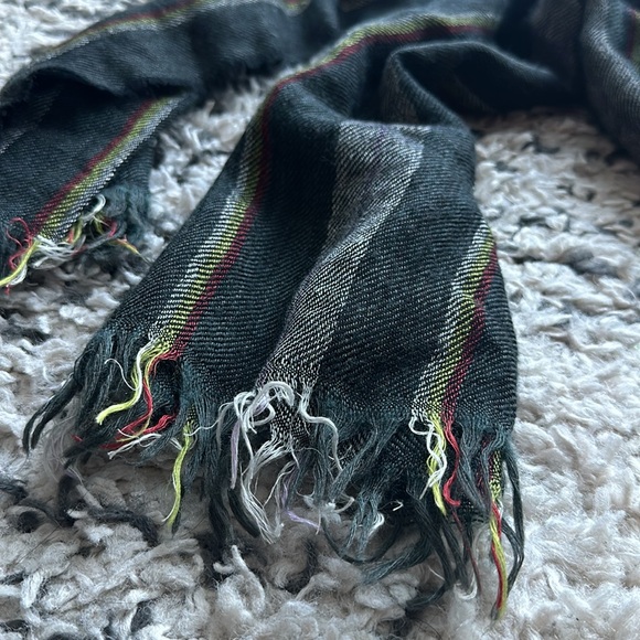 Urban Outfitters Scarf - Picture 2 of 2